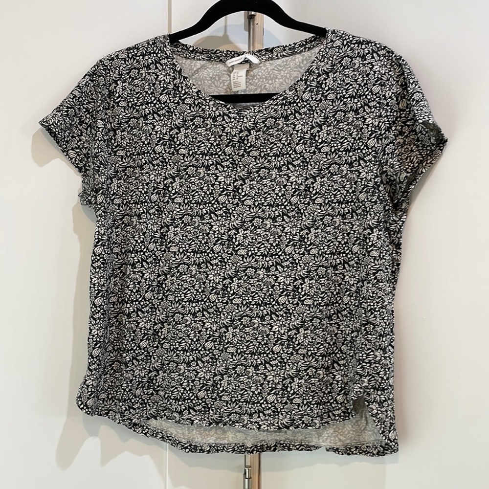 H&M floral short sleeve top